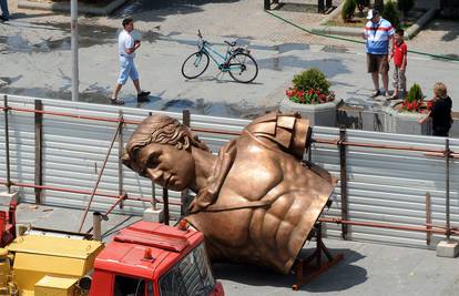 Provokacija: Kip Aleksandra Velikog postavljaju u Skopju?