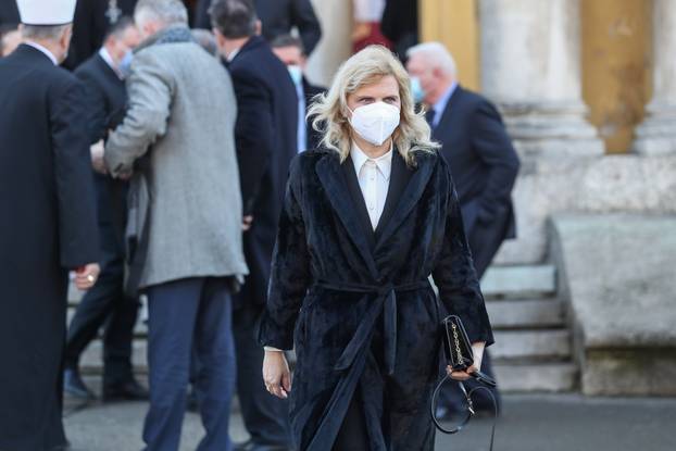 FOTO Evo tko se sve došao oprostiti od Milana Bandića