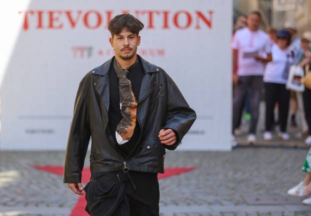 Zagreb: Modna revija povodom 400 godina nastanka kravate