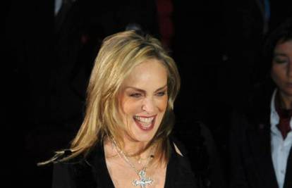 Dečku Sharon Stone ne smeta što je pretjerala sa šminkom
