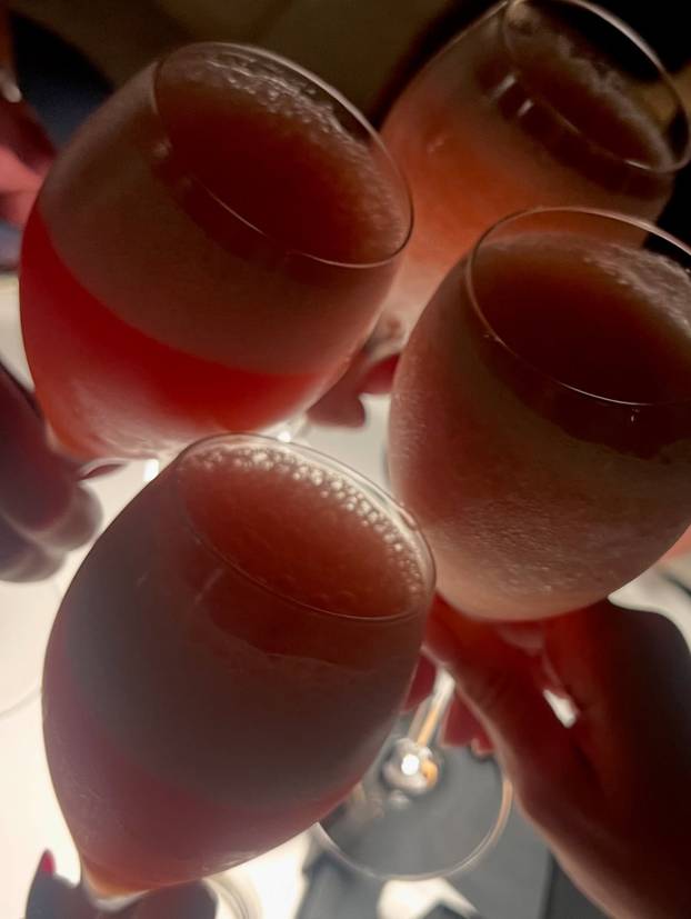 FOTO Fali li kome Liga prvaka? Ljubiteljica Hajduka ne može sakriti bujne obline na jahti...