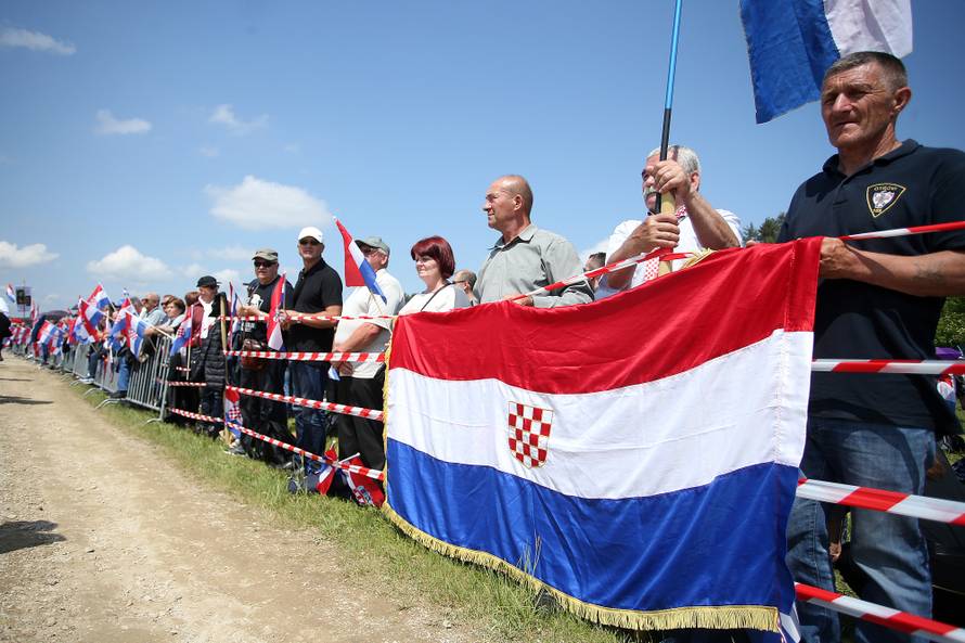 Jandrokovića izviždali: Ovdje smo da odamo počast žrtvama