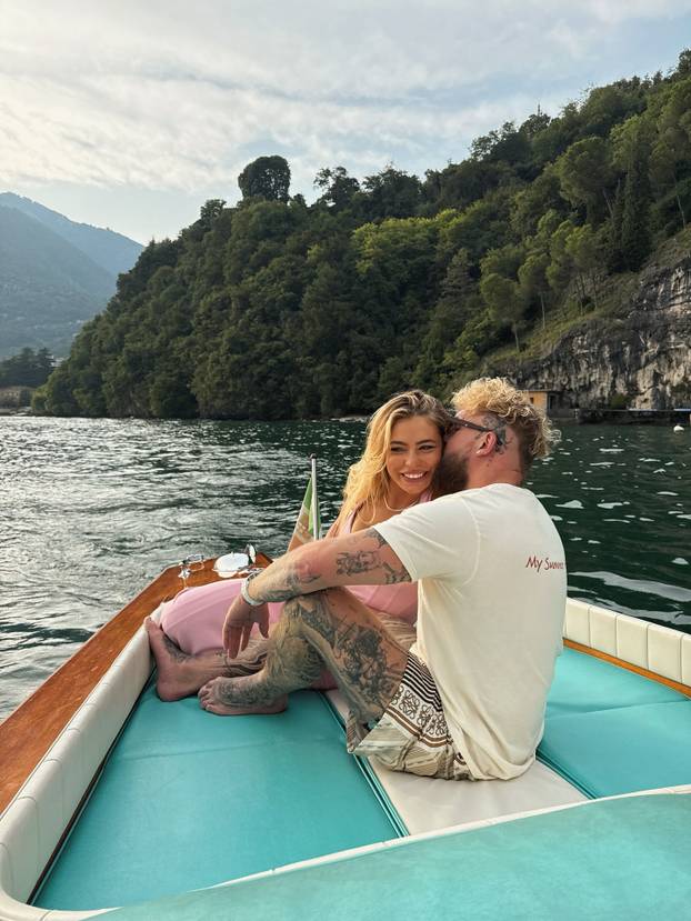 FOTO Jutta je čudo! Evo kako izgleda kad iz kombinezona uskoči u bikini. I tada dominira