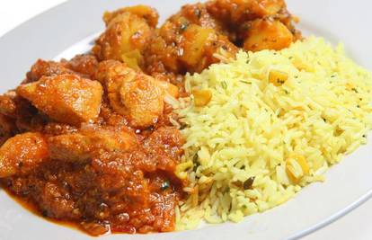 Vlasnik na smrt istukao Indijca zbog prezačinjenog curryja 