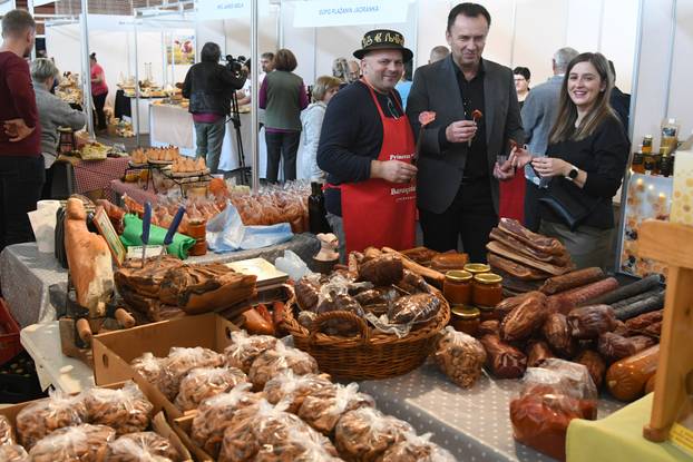 Grubišno Polje: Otvoren dvodnevni 19. Gospodarski sajam sira, meda i vrganja