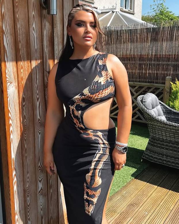 FOTO Istaknula je grudi za Dan zaljubljenih pa ju izvrijeđali: 'Slomila me tolika mržnja'