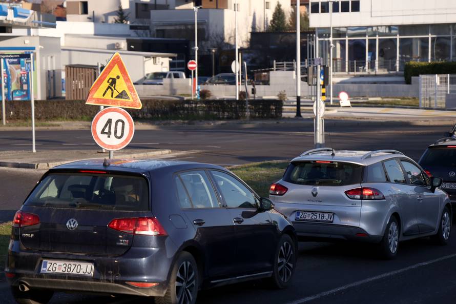 Zagreb: Gužve na nadvožnjaku u Sesvetama