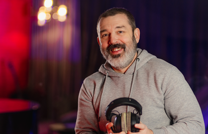 Hrvoje Kečkeš godinama radi kao radijski voditelj. Za 24sata: 'Doris Pinčić me zvala na radio'