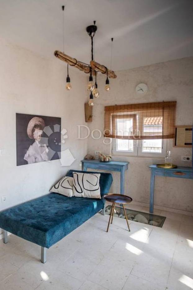 FOTO Prodaje se egzotična vila u blizini Paklenice: Pogledajte kako tek izgleda iznutra