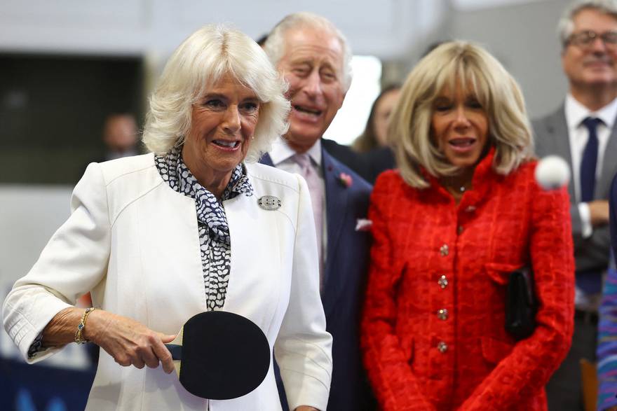 Kraljica Camilla i Brigitte Macron igrale stolni tenis