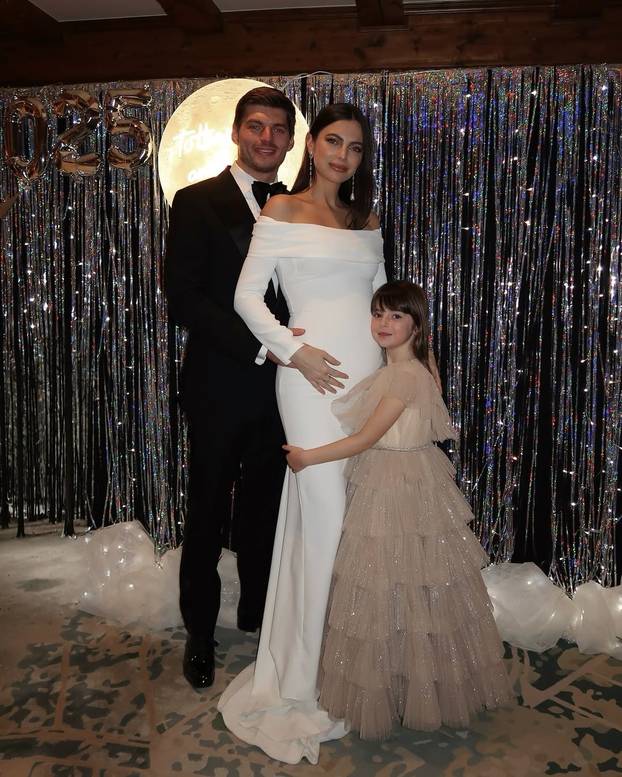 FOTO Ona ljubi F1 prvaka, a s drugim je vozačem dobila dijete