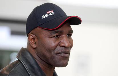 Holyfield se vraća iz mirovine i boksat će za pomoć bolesnima