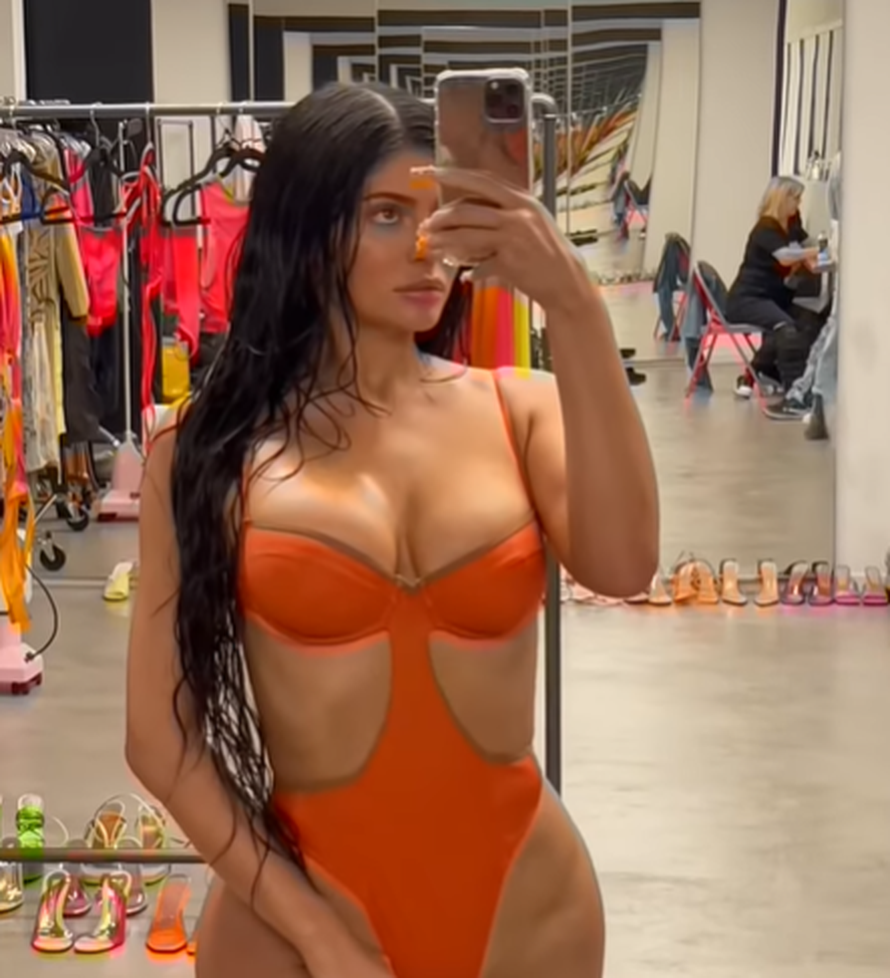 Kylie razočarala kupce: '500 kn za ovo?! Kupaći su tanki poput papira, kvaliteta im je užasna!'