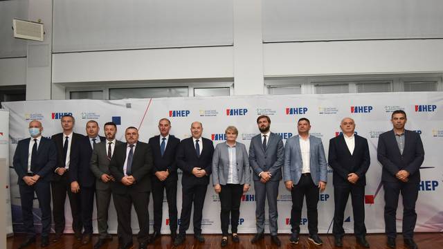 Zagreb: Potpisan ugovor o suradnji HEP-a s gradovima i općinama na razvoju obnovljivih izvora energije