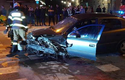 Nesreću u Karlovcu skrivio je pijani vozač (34) bez dozvole
