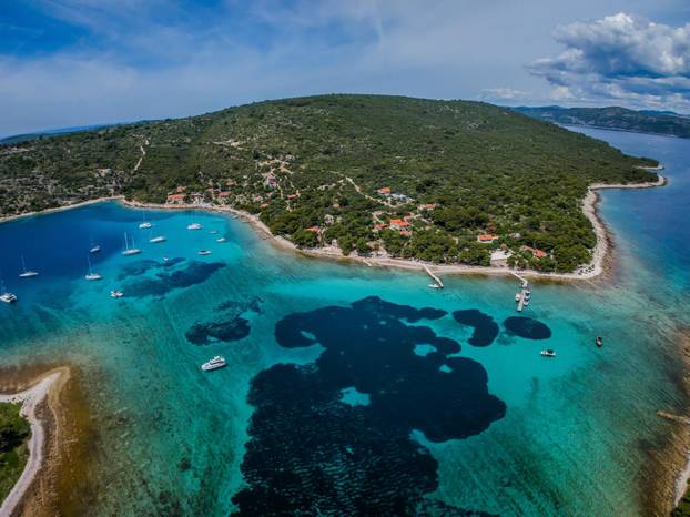 Fotografije iz zraka uvale Krknjaši na Drveniku Velom