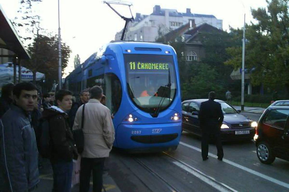 Menart prekinuo suradnju sa Tram11 zbog homofobijr,mizgonije i srbofobije - Page 3 37571