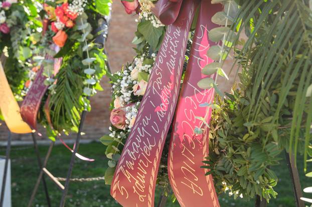 Zagrepčani posjećuju grob Milana Bandića na petu obljetnicu smrti 