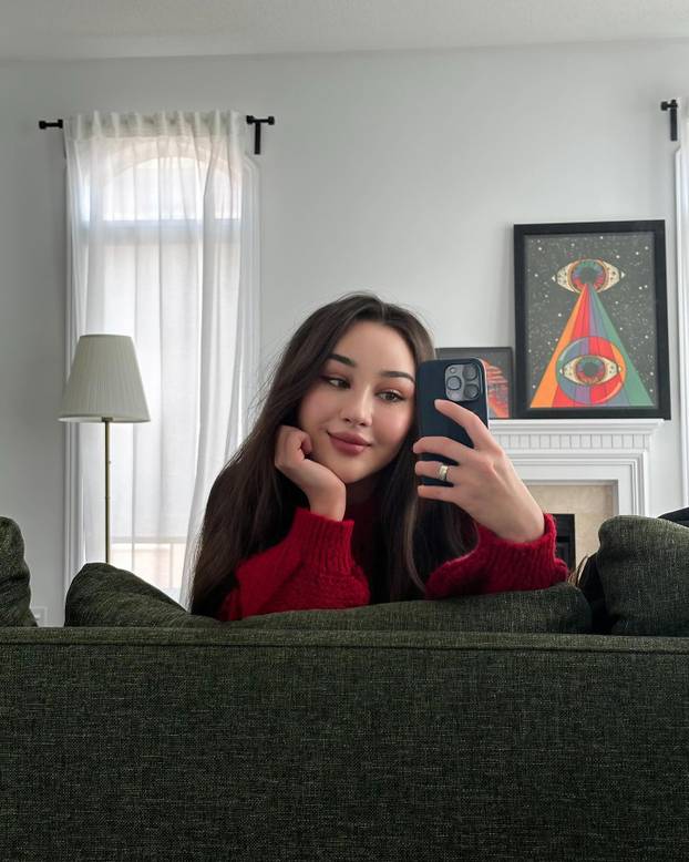 FOTO 'Imam toliko velike grudi da me svi mrze. Nisu umjetne!'