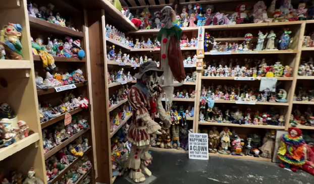 FOTO Biste li se usudili prenoćiti u motelu okruženi klaunovima?