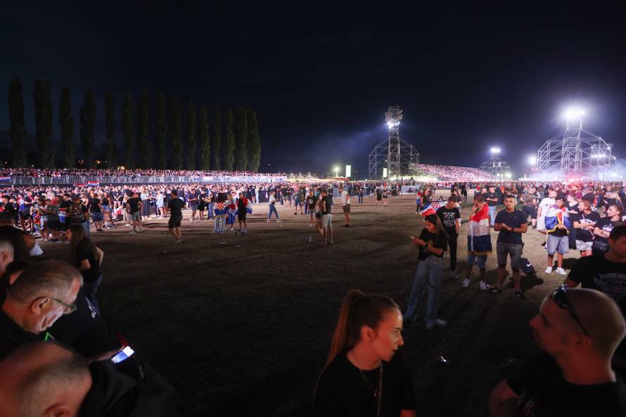 Obožavatelji na velikom koncertu Marka Perkovića Thompsona u Sinju