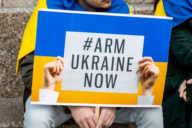 Zagreb: Skup podrške Ukrajini i ukrajinskom narodu na Trgu bana Josipa Jelačića