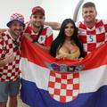 Misteriozna crnokosa zasjenila hrvatske navijače uoči Kanade