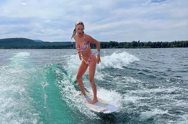 FOTO Za ovu ljepoticu govore da je 'nova' Pamela Anderson, a uskoro će uskočiti u crveni bikini