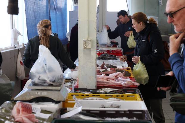 Šibenik: Poskupljenje plavog dizela još se nije odrazilo na cijene u ribarnici