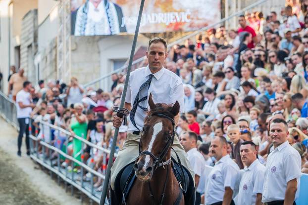 Sinj  - Odrzana  Bara Prva trka 309 Sinjske Alke. 