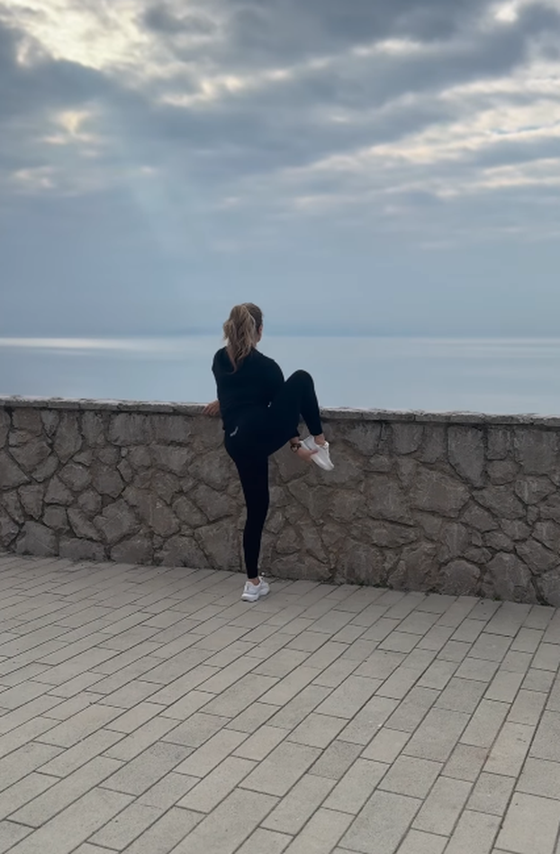 FOTO Kad se Nives Celzijus utegne u tajice i trenirku... Sad je svima pokazala fleksibilnost