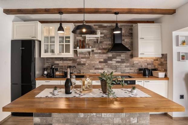 FOTO Vila s pogledom na jezero u Fužinama je sve što nam treba za savršeni proljetni odmor