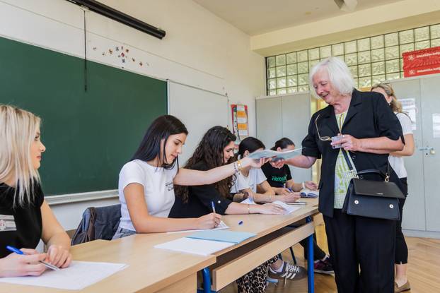 Stobreč: Građani na glasovanju u OŠ Stobreč