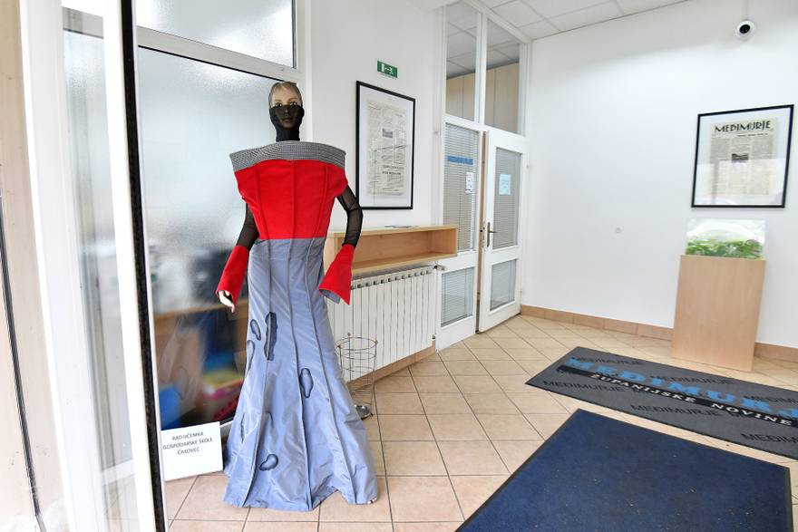 Mladi Me&dstrok;imurci u &ccaron;ast gradu heroju! 'Napravili smo haljinu u obliku vukovarskog vodotornja'