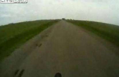 S kamerom na kacigi pao je s motocikla pri 145 km/h 