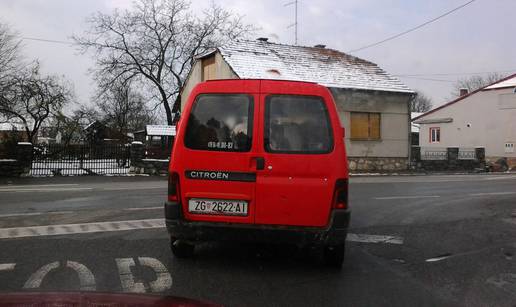 U Citroen Berlingo nagurao je telad i vozio ih prema Zagrebu