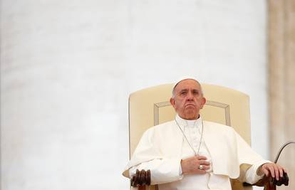 Papa Franjo se obvezao na borbu protiv svećenika pedofila