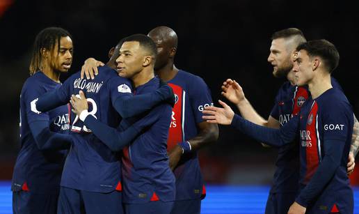 Lovren dobio crveni karton, Mbappe zaigrao uz brata (16)