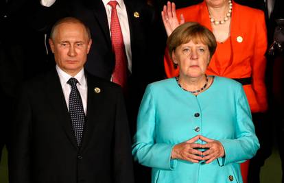 Merkel zatražila od Putina da stabilizira primirje u Ukrajini