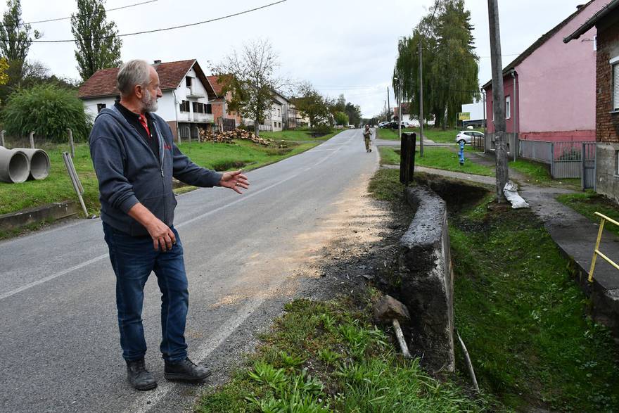 Novska: S ceste sletio kombi s migrantima, dvoje mrtvih, 25 ozlijeđenih