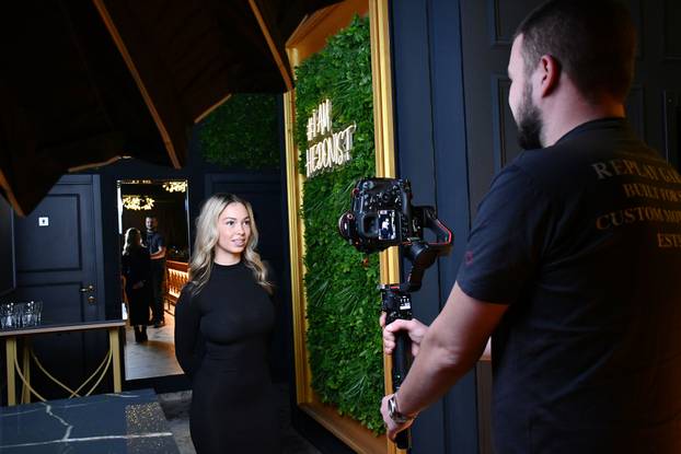 FOTO Pogledajte što u večernjim satima radi lijepa Lara iz 'Gospodina Savršenog'