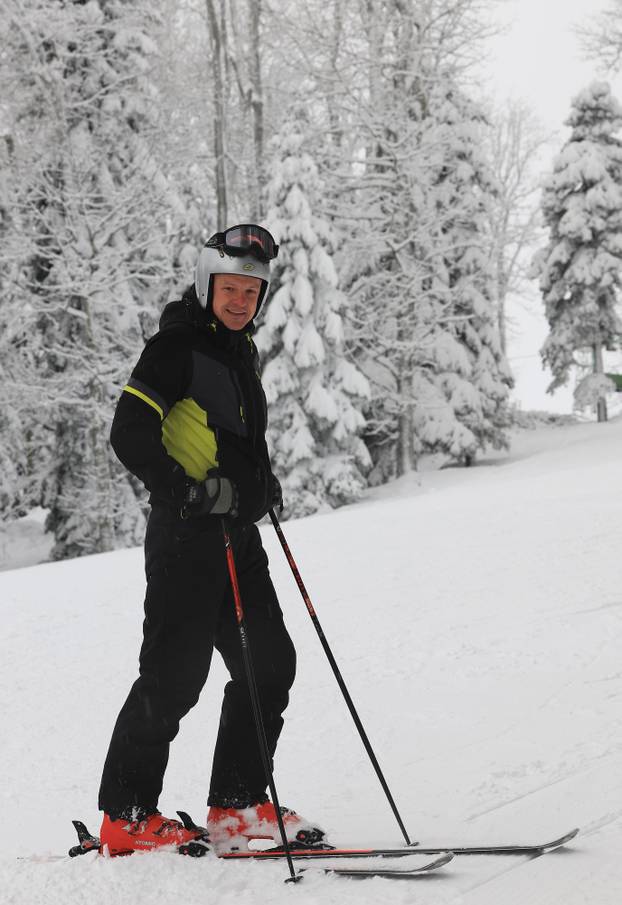 Zagreb: Započela skijaška sezona na Sljemenu 
