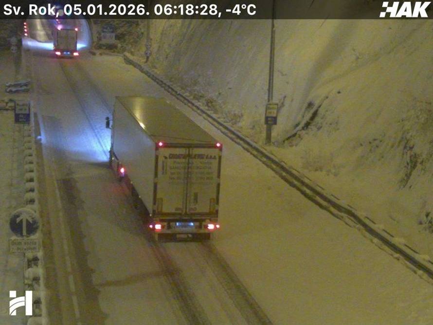 FOTO  Snijeg pada u Zagrebu, A1 zatvorili kod Sv. Roka zbog sudara. Ovako izgledaju ceste