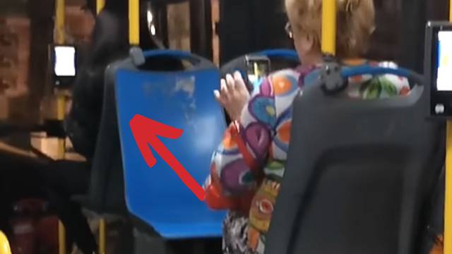 Snimka mlade Beograđanke u busu razljutila sve. Čovjeku sa štapom rekla: 'Teraj se, matori'