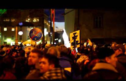 U Mariboru sukobi policije i prosvjednika: Troje ozlijeđenih