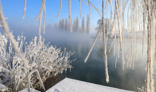 FOTO Snježna idila u Karlovcu: Drveća okovana ledom na -11°C