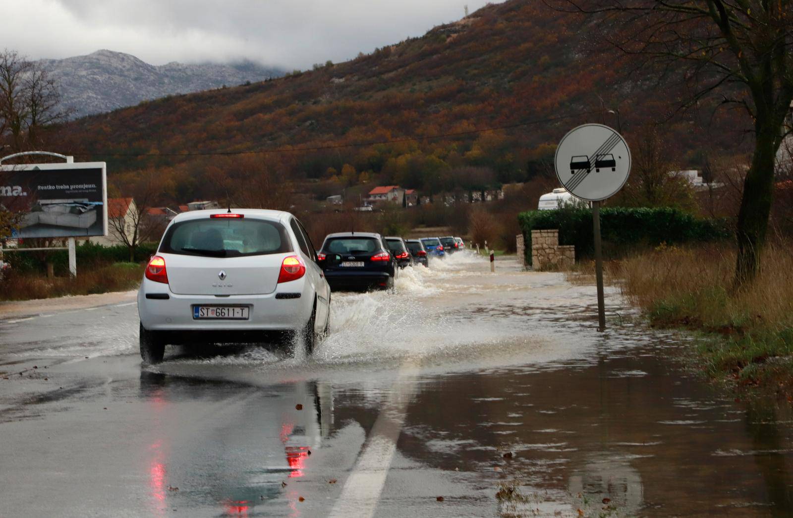 Veliki potop u Dicmu, policija regulira promet