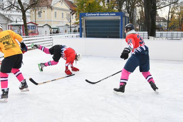 Na otvorenju klizališta u Bjelovaru glavna atrakcija bili su zagrebački klizači i bjelovarski hokejaši