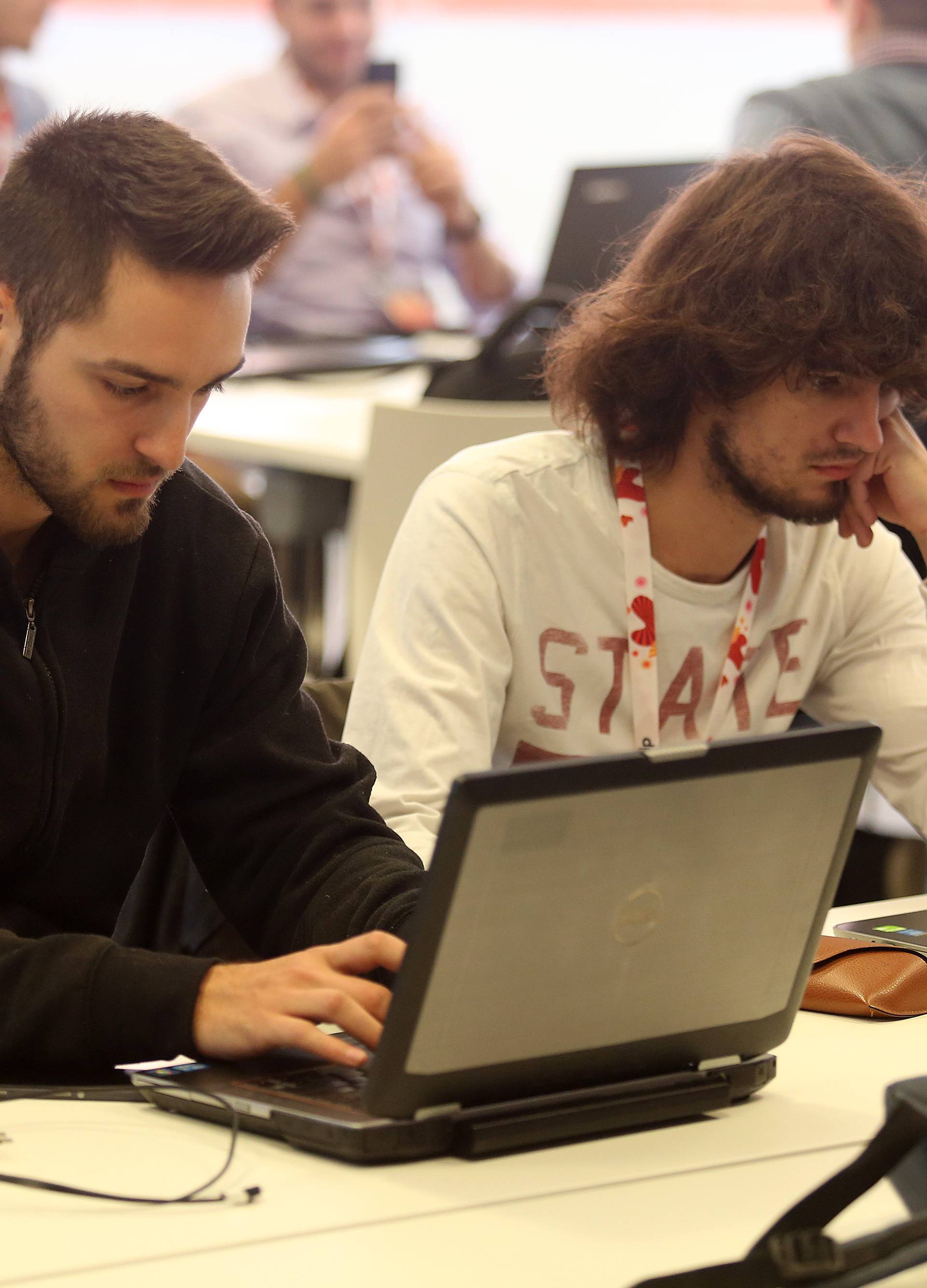 'Umorni smo i sretni, jer smo naučili puno na Hackathonu'