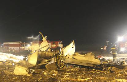 Putnički zrakoplov srušio se u Nepalu, poginuli su svi putnici